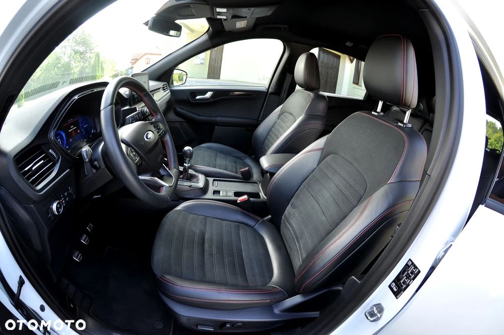 Ford Kuga 1.5 EcoBoost FWD ST-Line X - 17