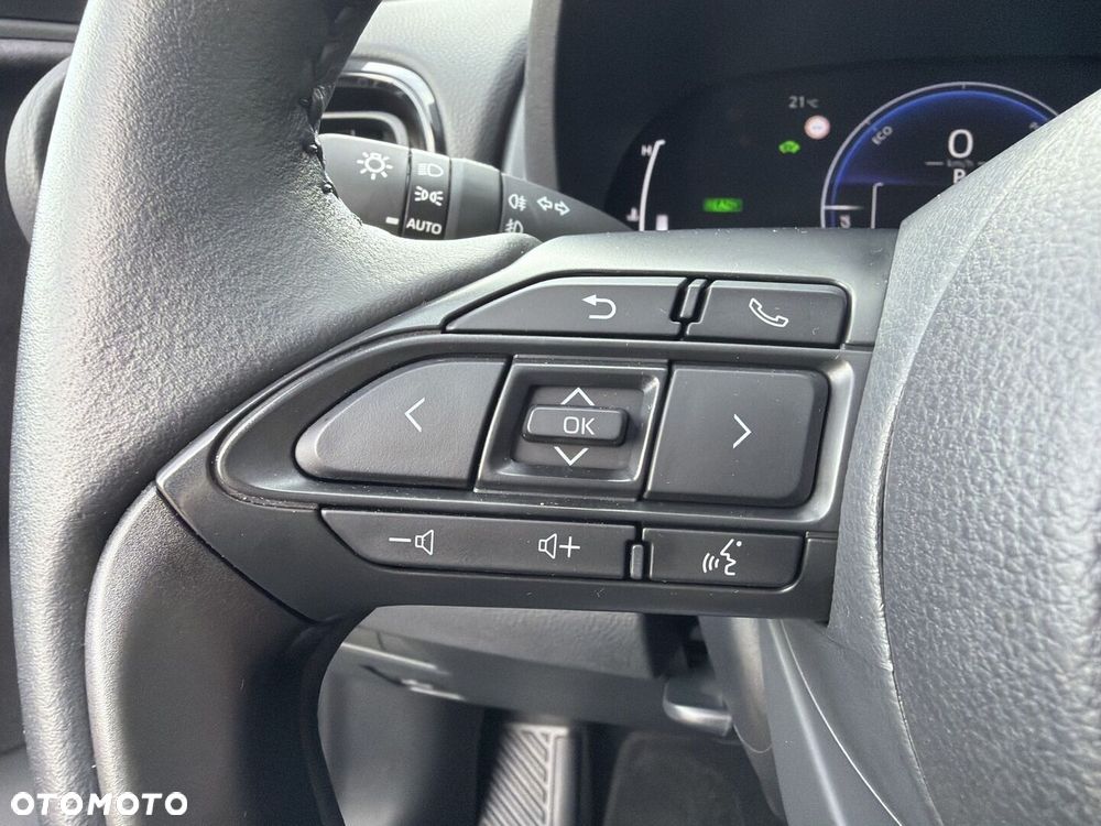 Toyota Yaris Hybrid 1.5 Style - 22