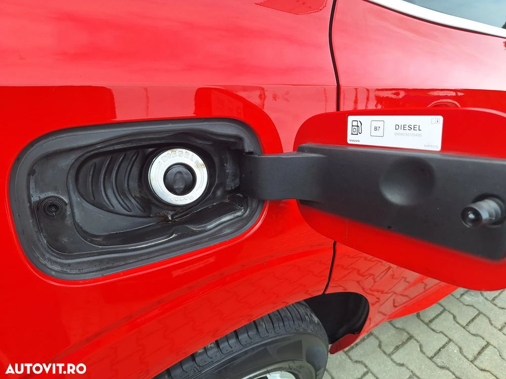 Volvo XC 60 D5 AWD R-Design - 31