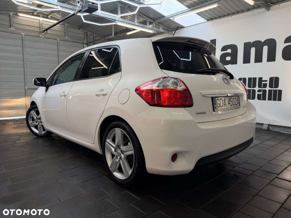 Toyota Auris - 12