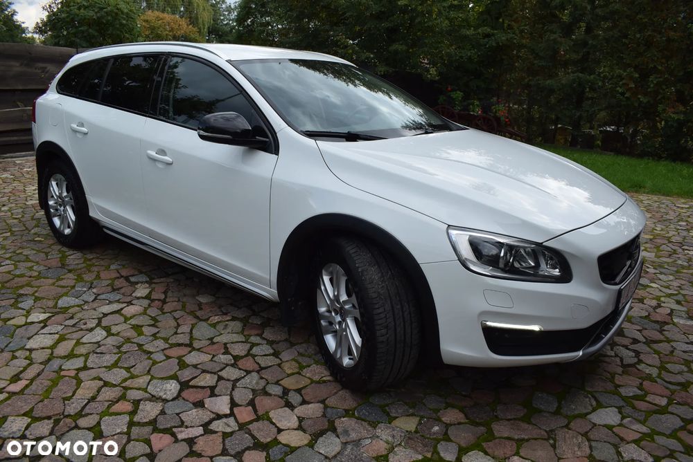 Volvo V60 Cross Country - 17