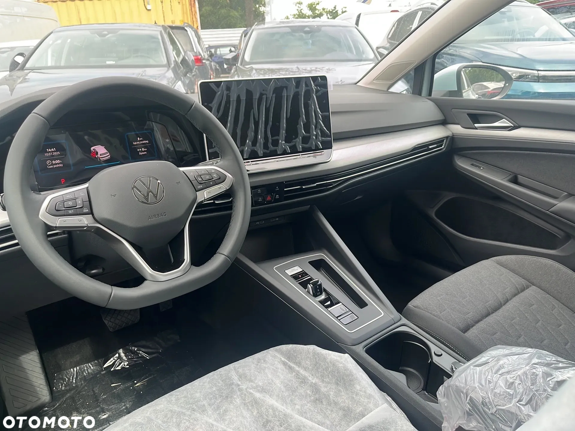 Volkswagen Golf - 10