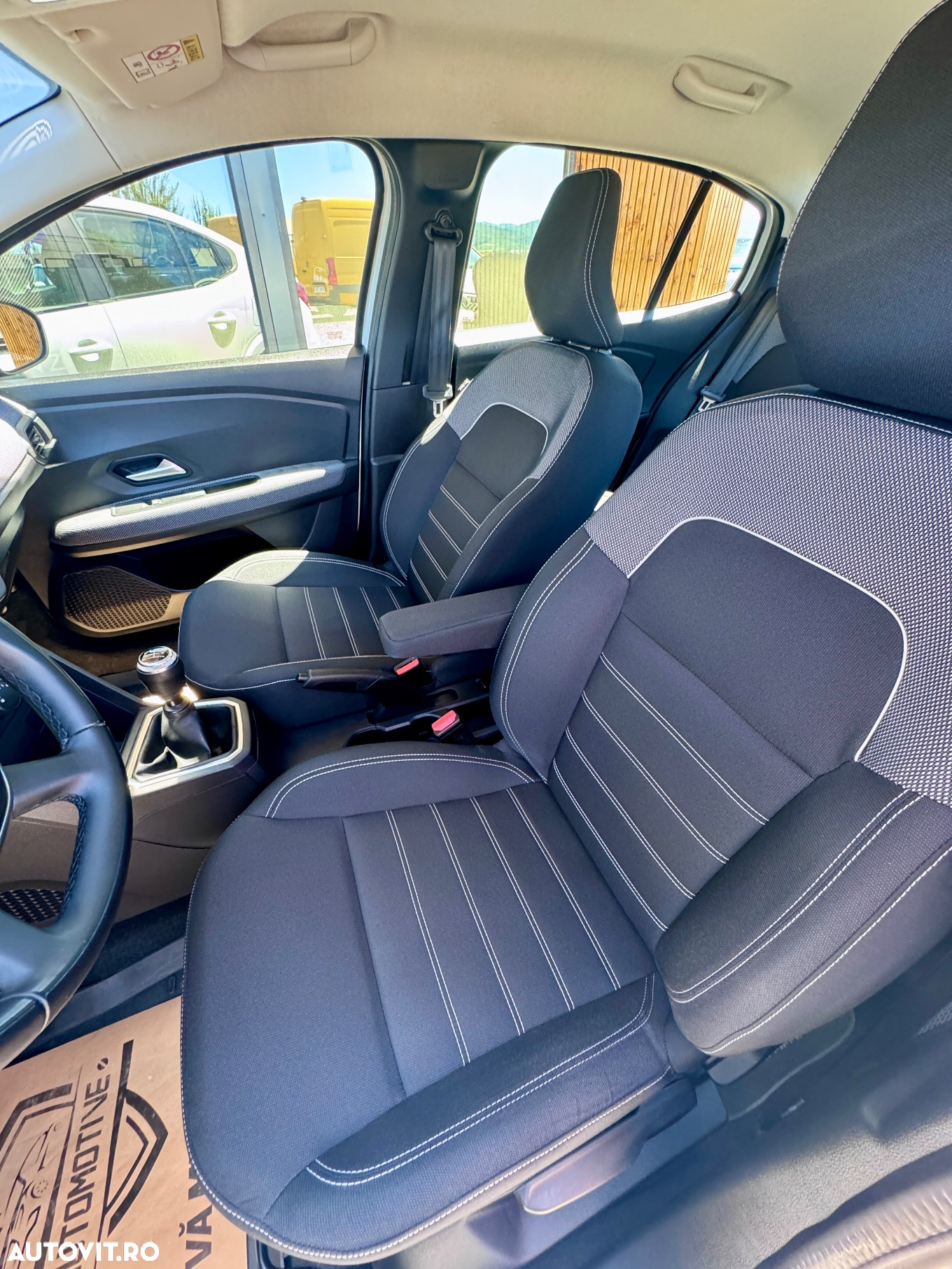 Dacia Logan TCe 90 Essential - 7