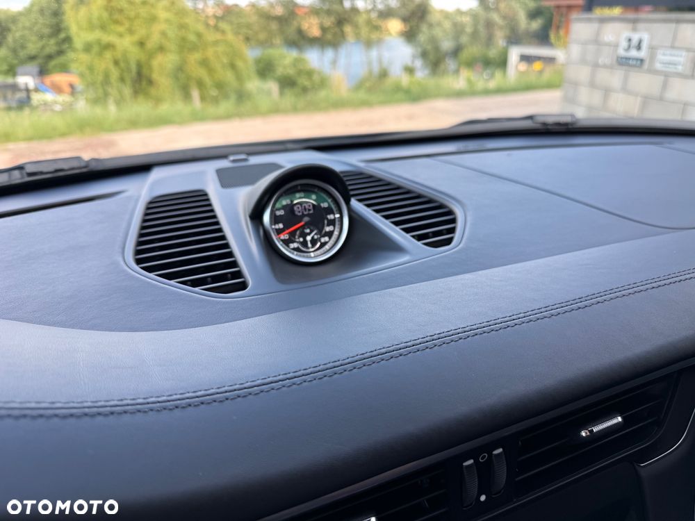 Porsche 911 Carrera S PDK 50 Jahre - 15