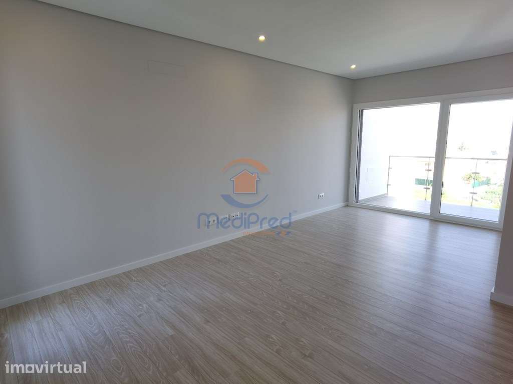 Apartamento T2 em Condomínio Privado | Vale Grande, Famões - Grande imagem: 2/27