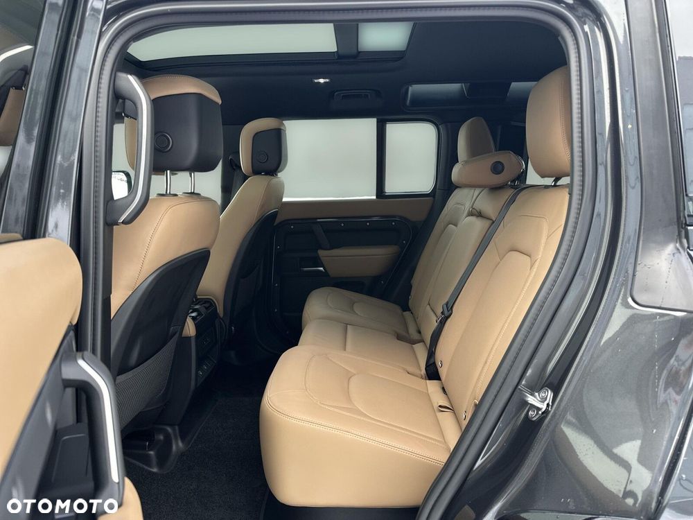 Land Rover Defender - 15