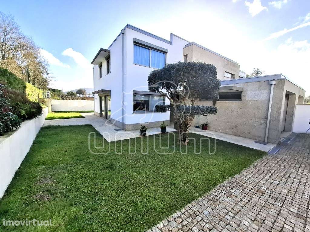 Fabulosa Moradia Geminada T3 com Jardim - Grande imagem: 2/32