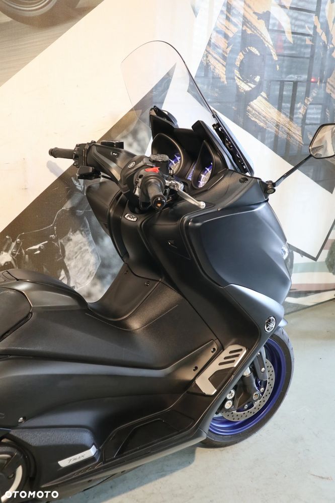 Yamaha Tmax - 18