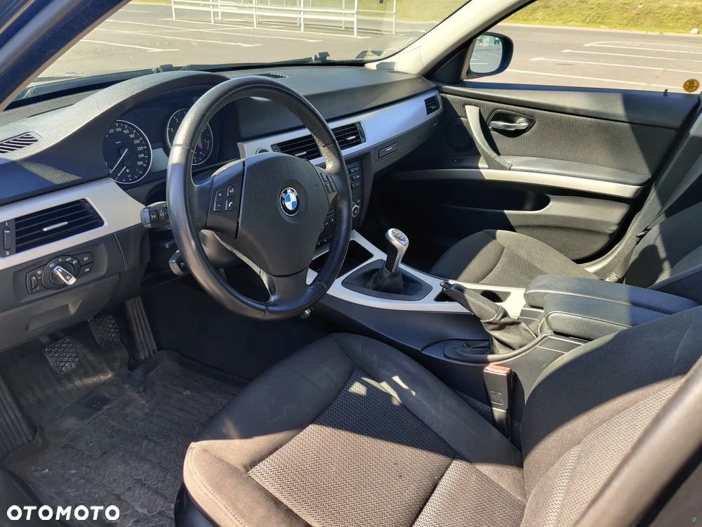BMW Seria 3 320i - 15