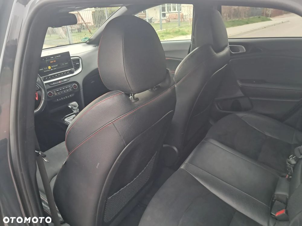 Kia ProCeed 1.6 T-GDI DCT7 OPF GT - 32