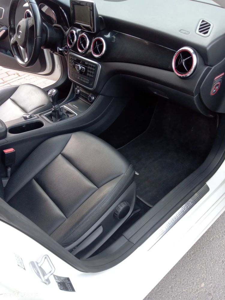 Mercedes-Benz CLA 180 BlueEffICIENCY Edition - 11