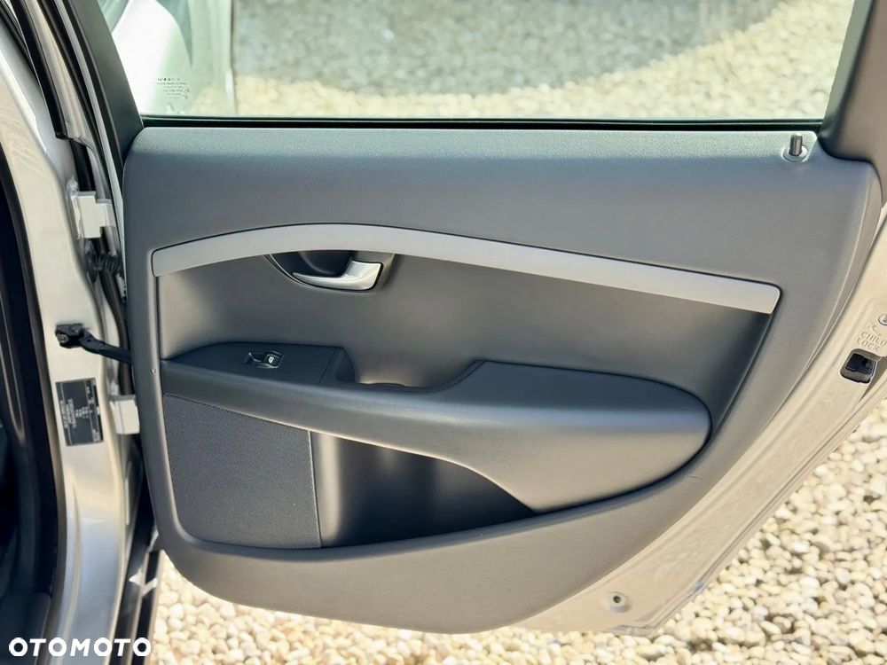 Volvo V70 2.0 Momentum - 15