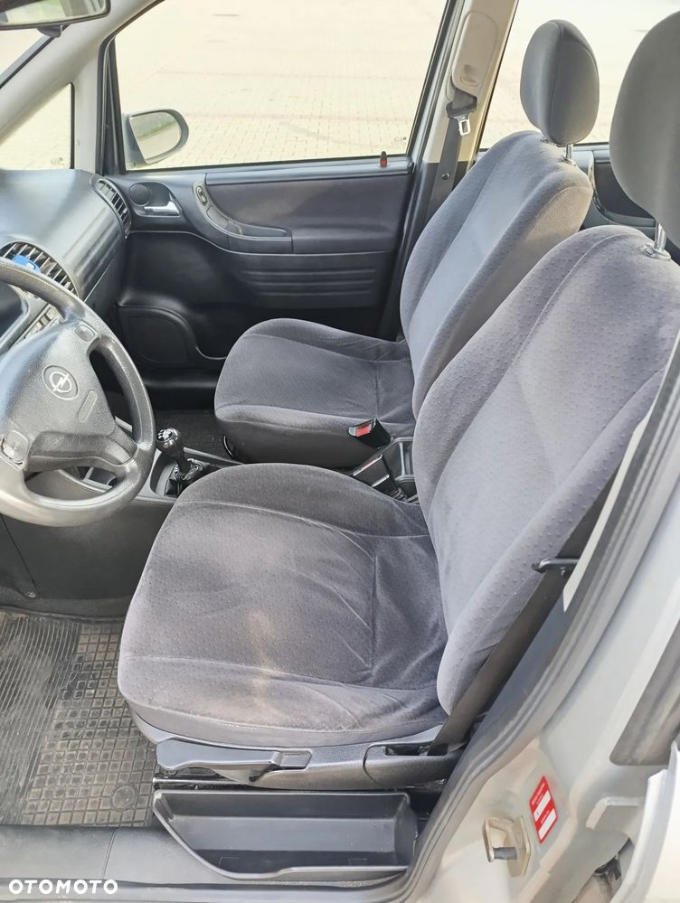 Opel Zafira 2.0 DTI - 10