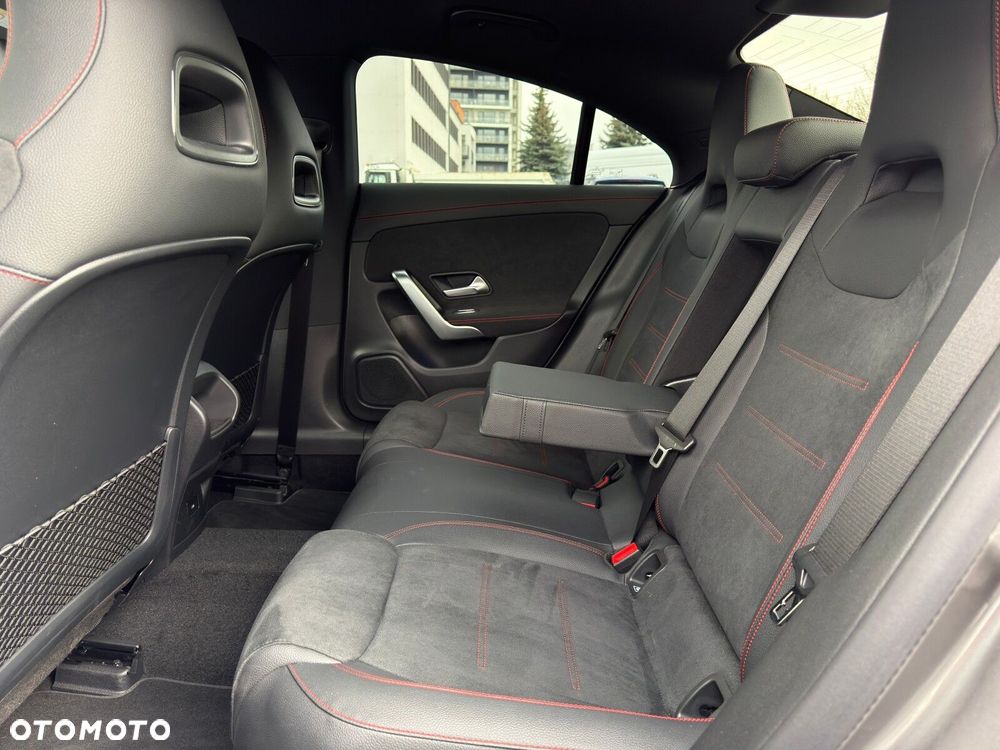 Mercedes-Benz CLA 200 AMG Line 7G-DCT - 25
