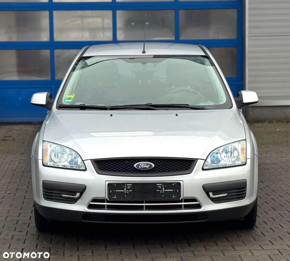 Ford Focus 1.6 16V Style - 11