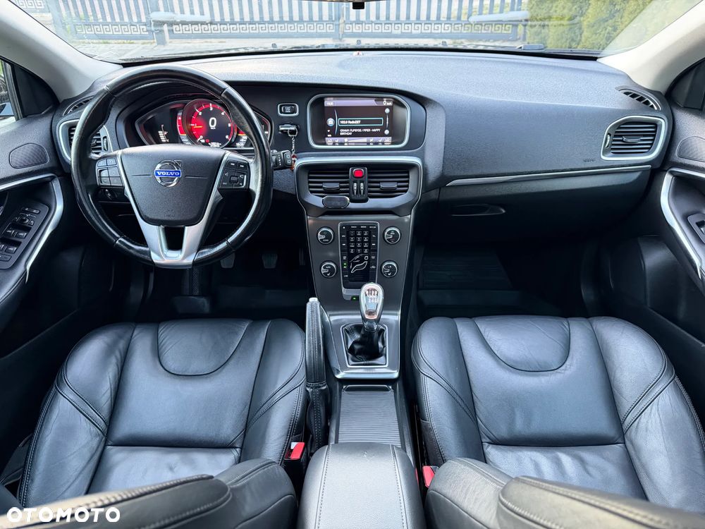 Volvo V40 D2 Momentum - 23