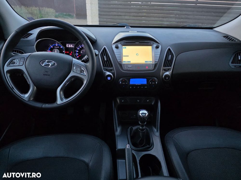 Hyundai ix35 1.7 CRDI 2WD blue Finale Gold - 9