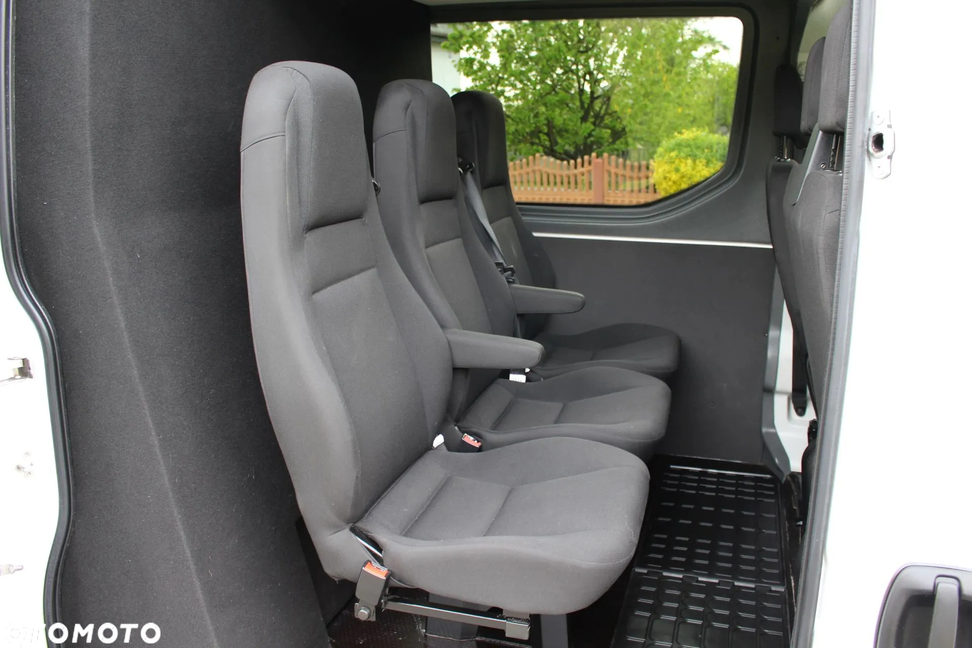 Iveco DAILY 35S18 / 3.0 180KM / AUTOMAT / POLSKI SALON / NISKI PRZEBIEG / SWIATŁA LED / DOKA / BRYGADÓWKA / JAK NOWY !!! - 29