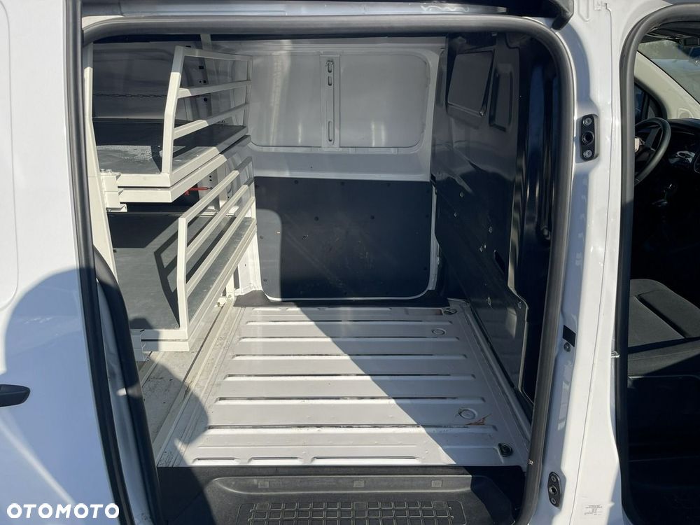Opel Vivaro - 8