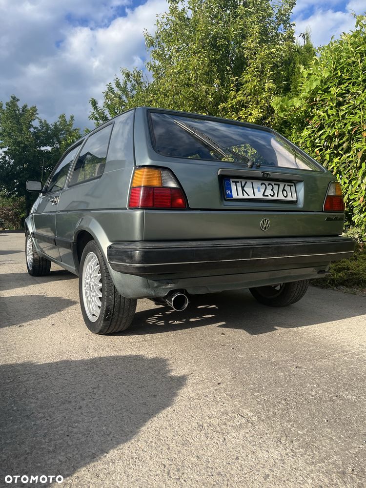 Volkswagen Golf - 6