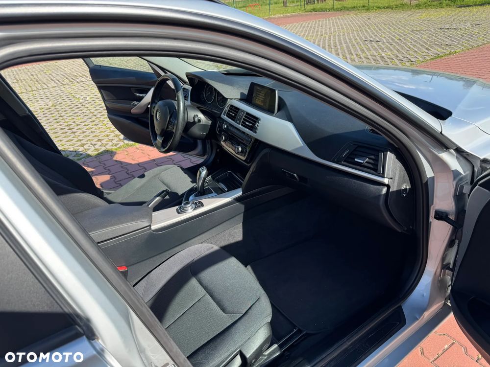 BMW Seria 3 320d Sport Line - 21