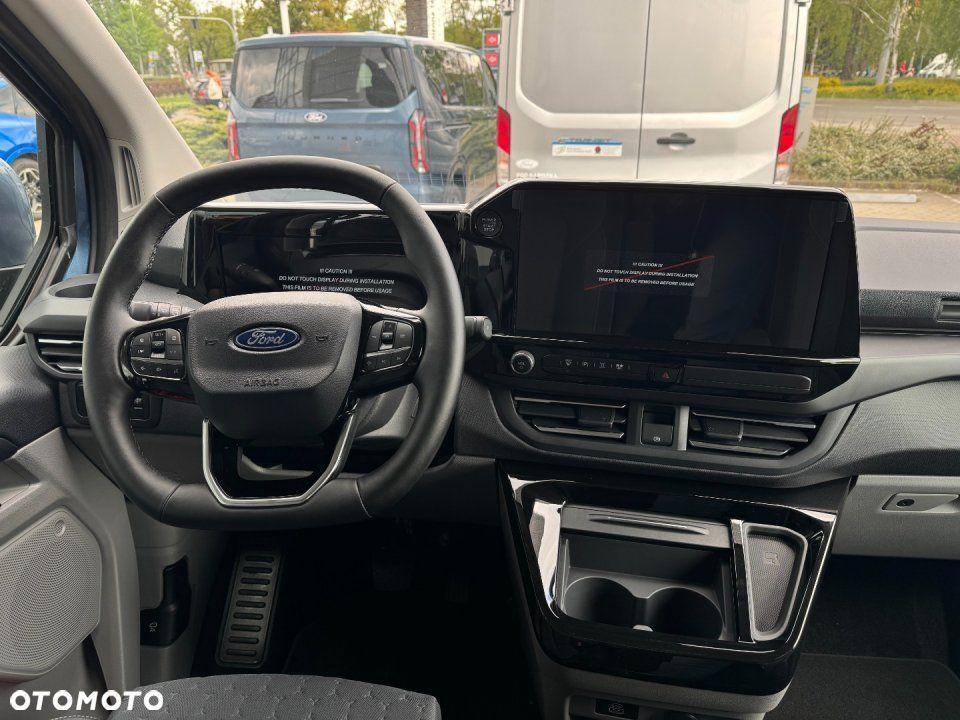 Ford Tourneo Custom - 11