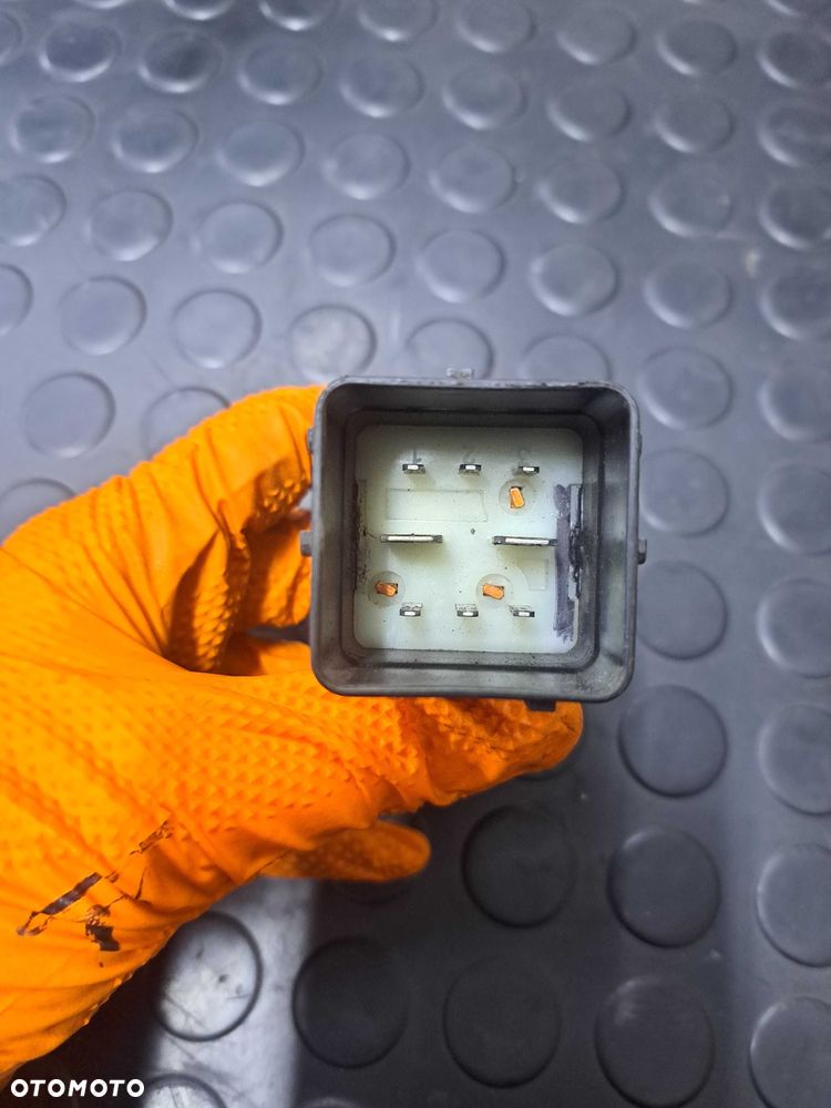 Przekaźnik świec żarowych Ford Mondeo Mk4 3M5T-12A343-AA - 3