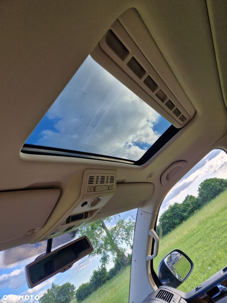 Volkswagen Multivan - 16