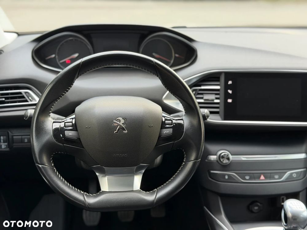 Peugeot 308 1.2 PureTech Allure S&S - 25
