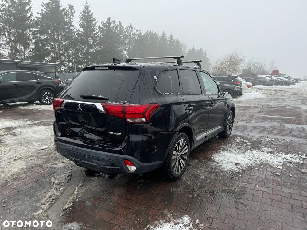 Mitsubishi Outlander - 5