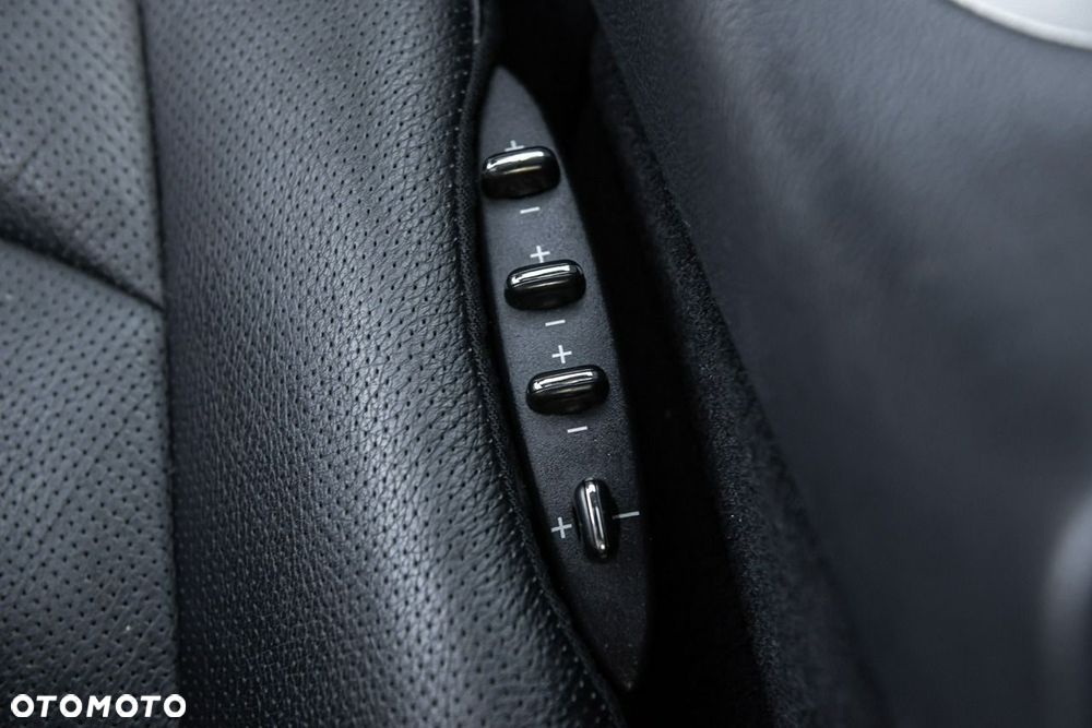 Mercedes-Benz CLK 280 Avantgarde Sport Edition - 25