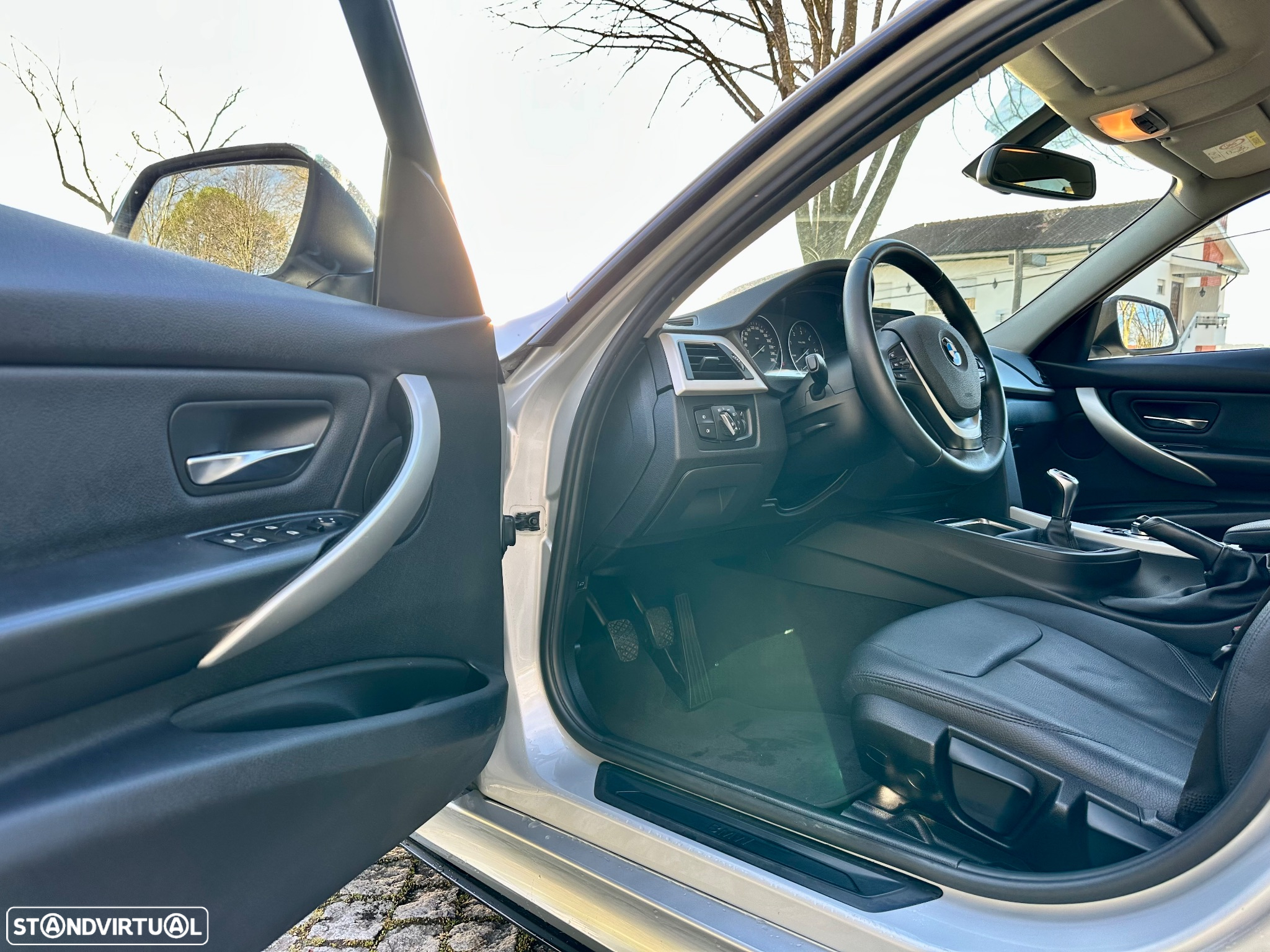BMW 318 d Touring Pack M - 16