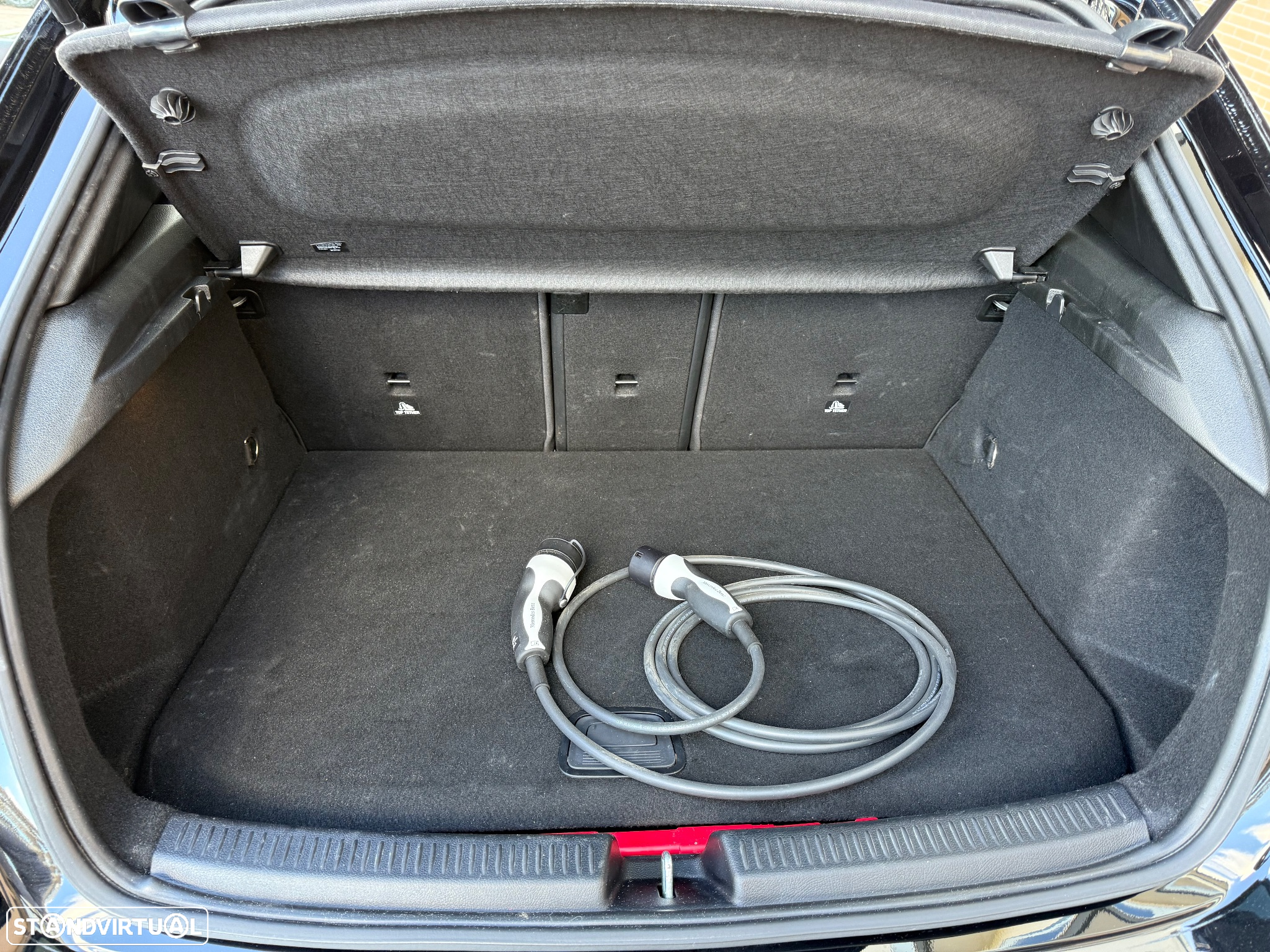 Mercedes-Benz A 250 e AMG Line - 22