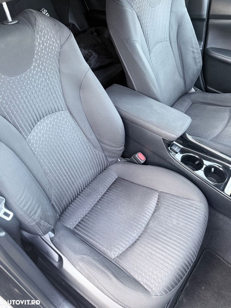 Toyota Prius Hybrid - 8