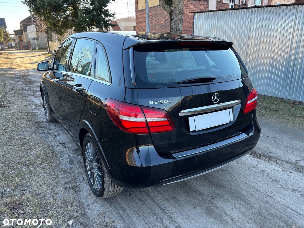Mercedes-Benz Klasa B (Electric Drive) 250 e - 3