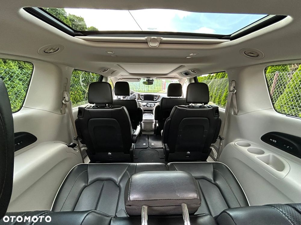 Chrysler Pacifica - 11