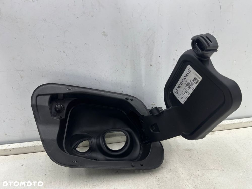 Klapka wlewu paliwa VW Touran II 5T 2015r.- 5ta809857e 5ta809799 - 2