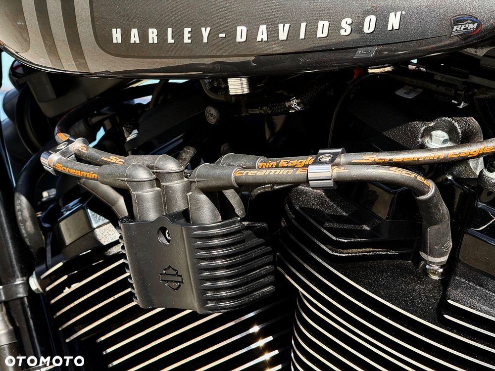 Harley-Davidson Softail Street Bob - 39
