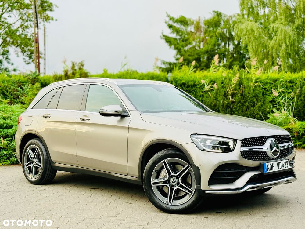 Mercedes-Benz GLC 200 4Matic 9G-TRONIC AMG Line Plus - 1
