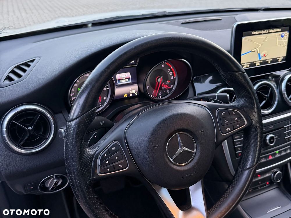 Mercedes-Benz CLA 200 7G-DCT - 11
