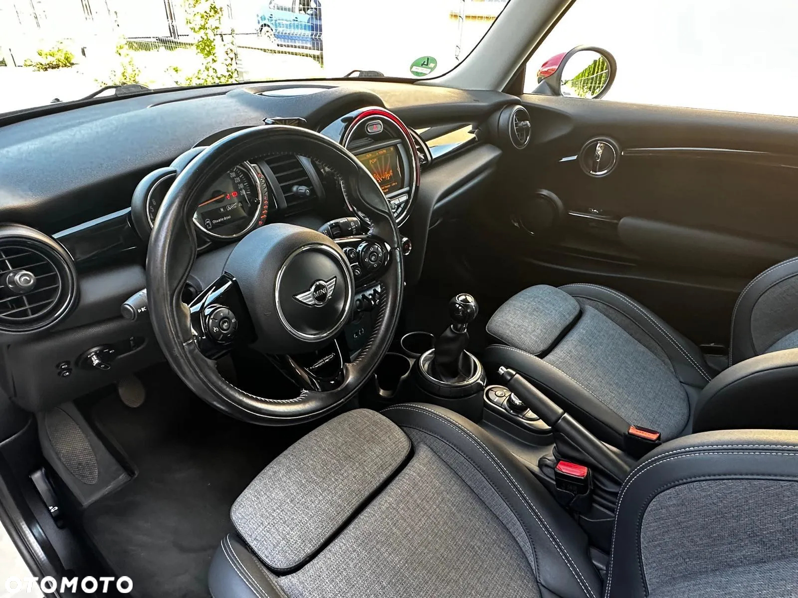 MINI Cooper Standard - 10