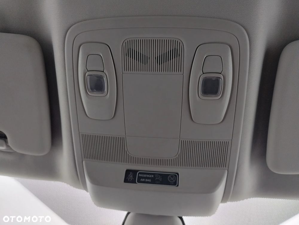 Renault Megane 1.5 Blue dCi Zen - 19