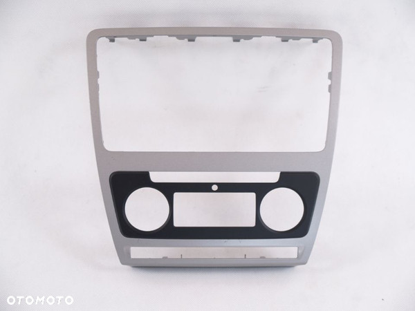 Skoda Octavia Ramka radia panel 2 II 04r 1Z0851069
