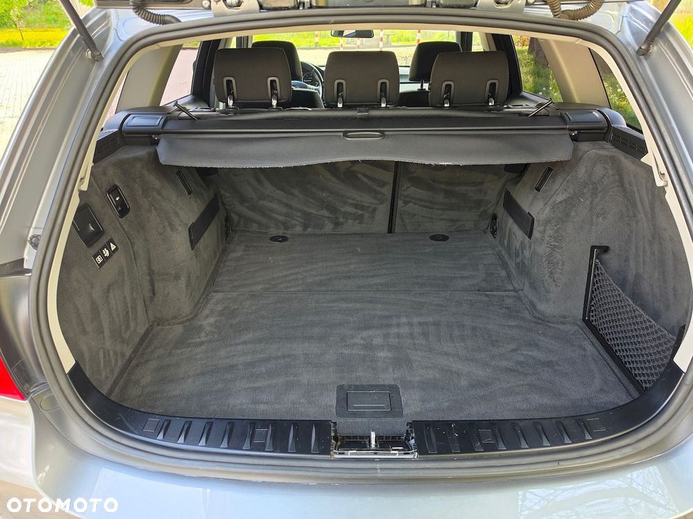 BMW Seria 3 318d - 32