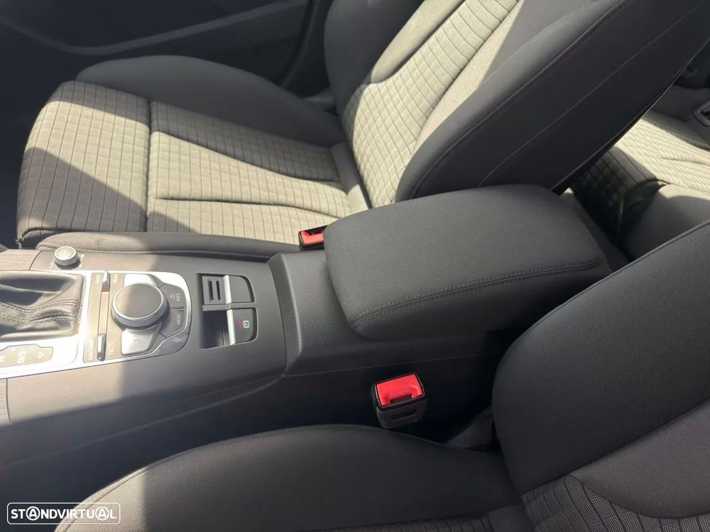 Audi A3 Sportback 1.6 TDI Sport S tronic - 23