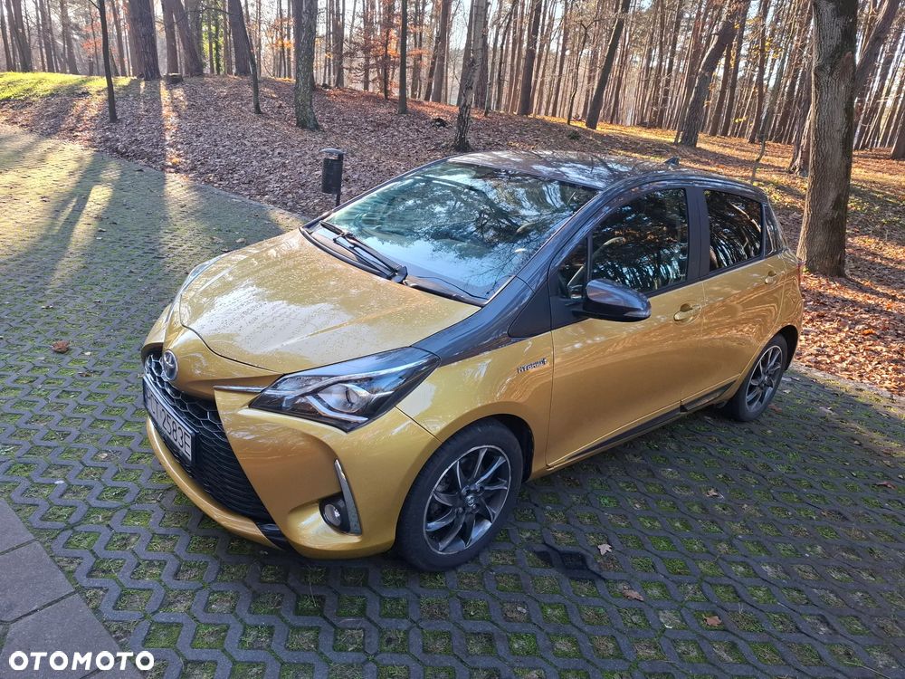 Toyota Yaris Hybrid 100 20th Anniversary - 2