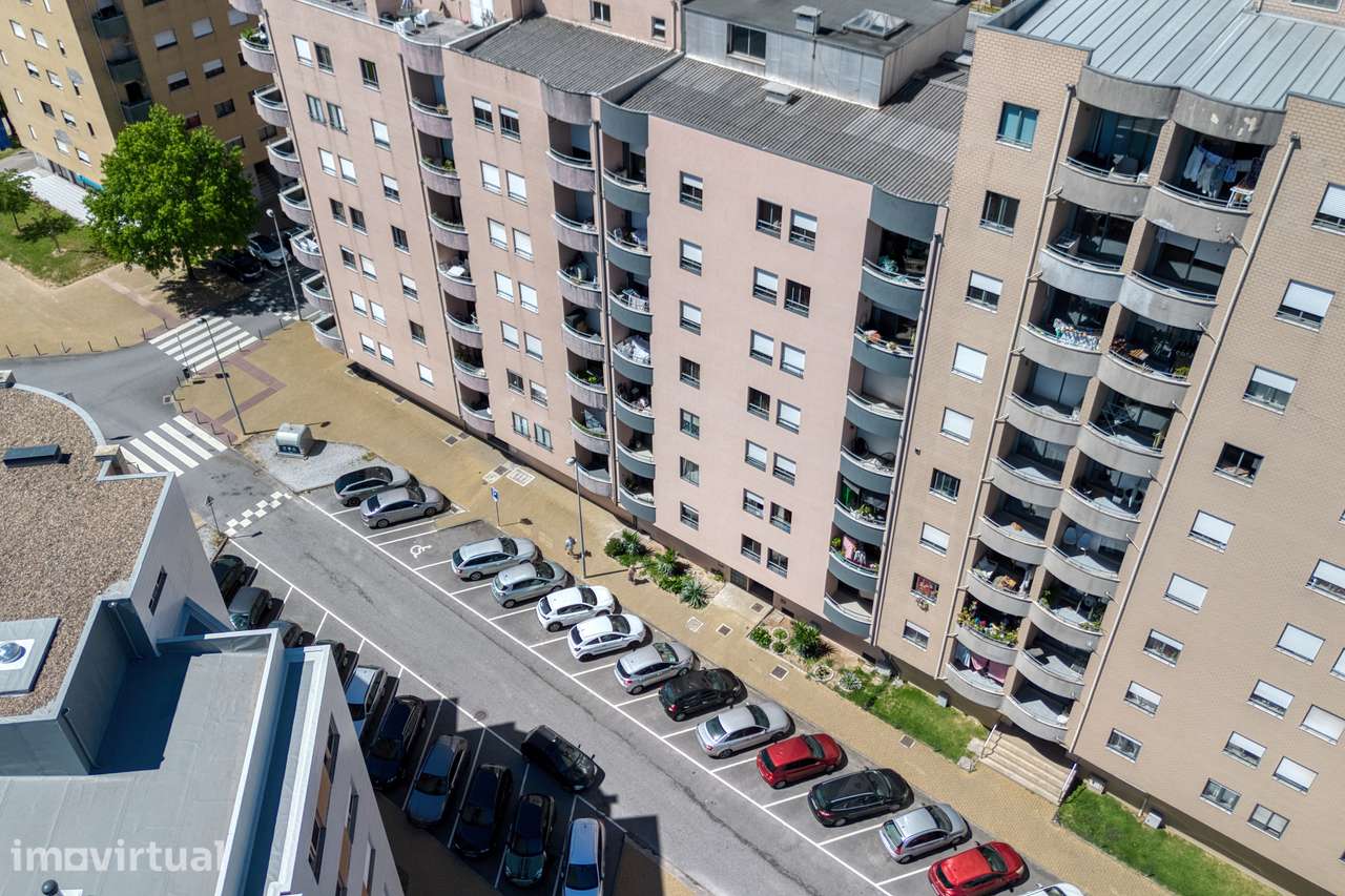 Apartamento T3 para venda na Rua Germão Galharde - São Victor, Braga - Grande imagem: 2/20