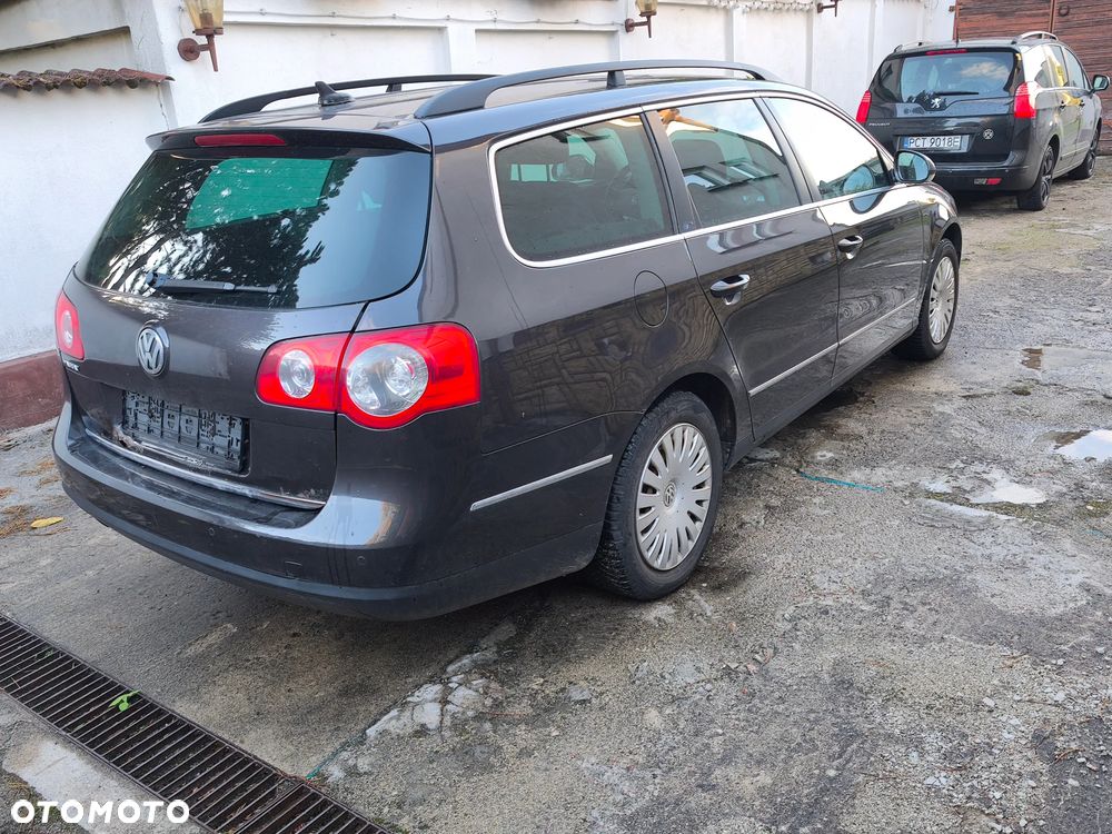 Volkswagen Passat 1.6 Comfortline - 5