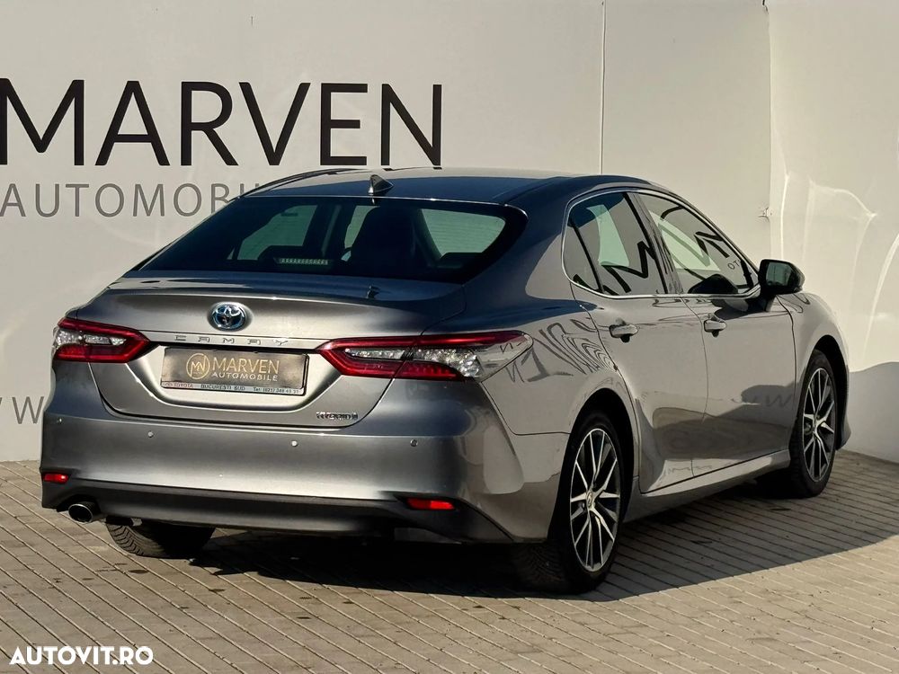 Toyota Camry 2.5 Hybrid Dynamic - 3