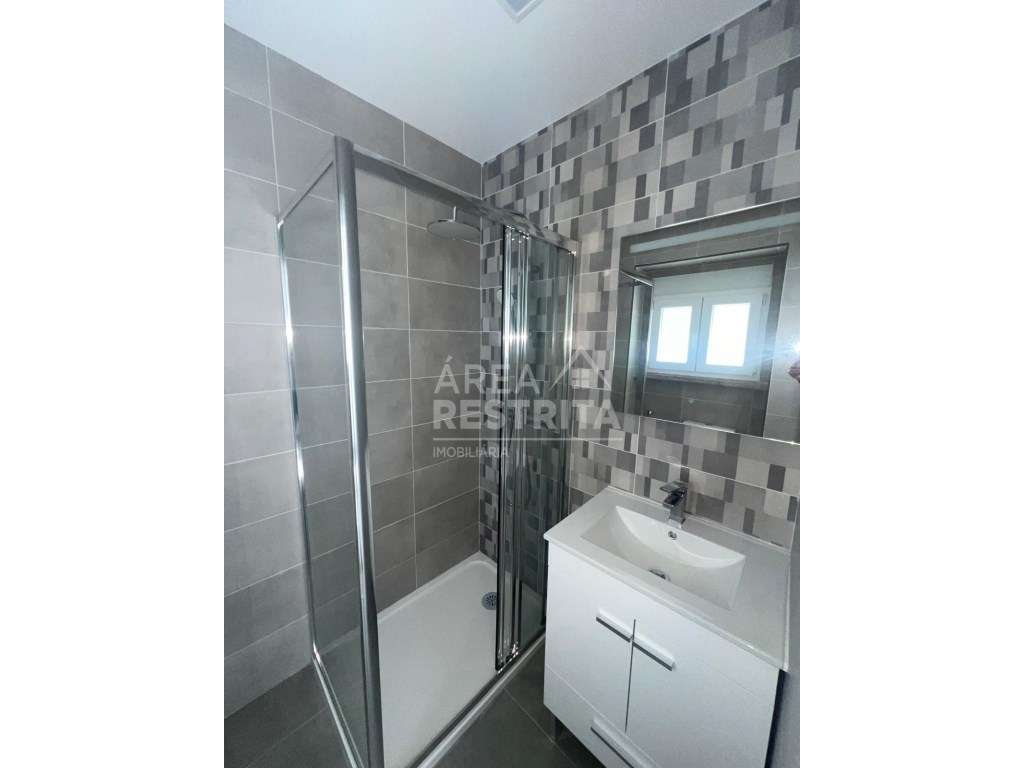 APARTAMENTO totalmente remodelado, Paivas, Amora - Grande imagem: 4/6